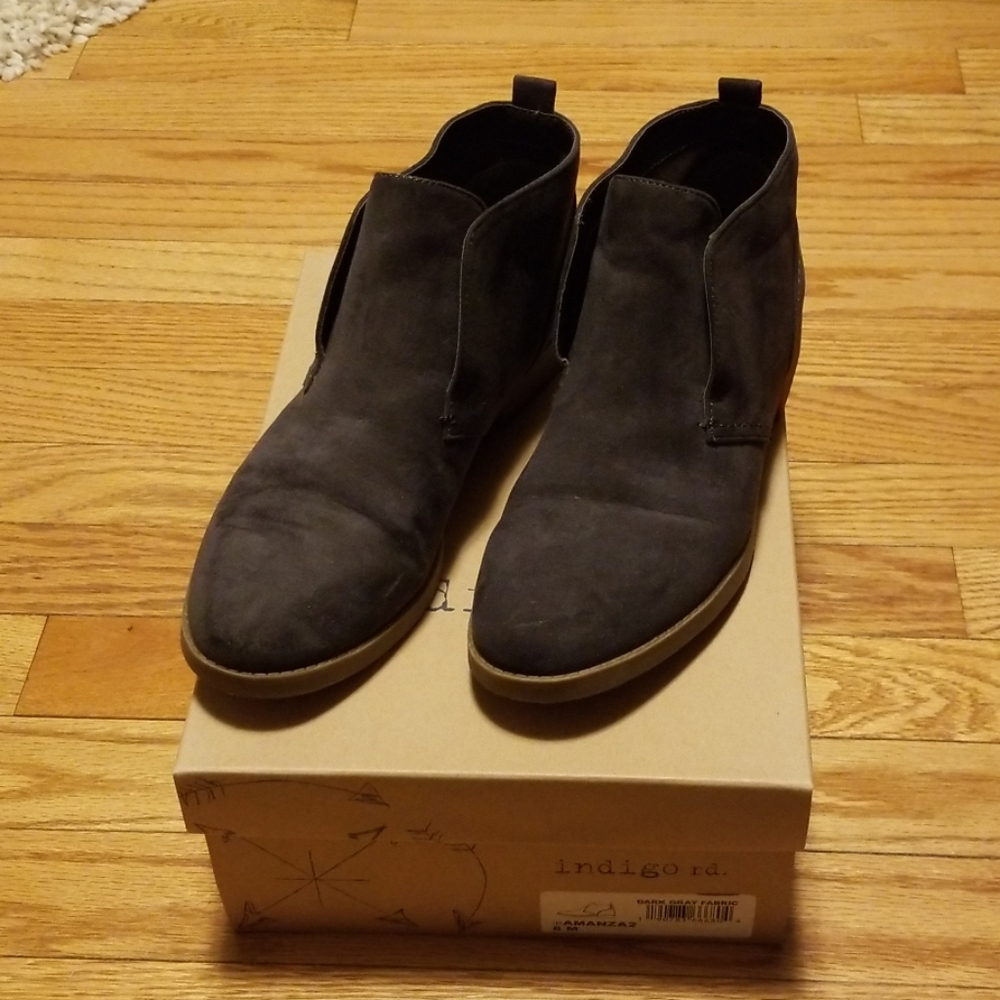 indigo rd. dark gray booties sz 8